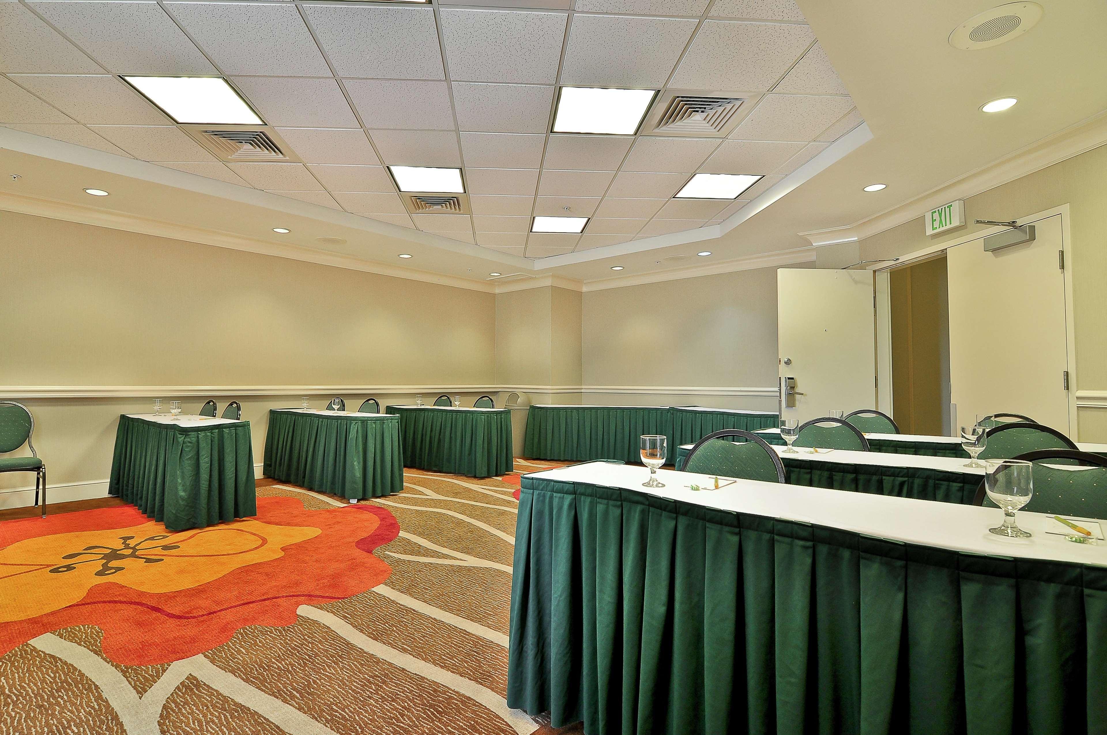 Hilton Garden Inn Tampa North Temple Terrace Esterno foto
